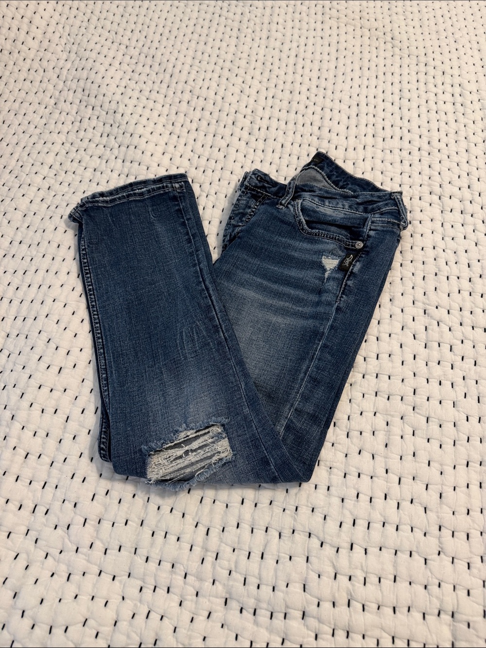 Women’s Distressed Blue Elyse Capri Jeans - Classic Denim